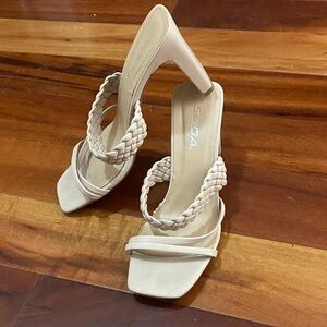 Soda Women's Tan Braided Strap Heels Size 7